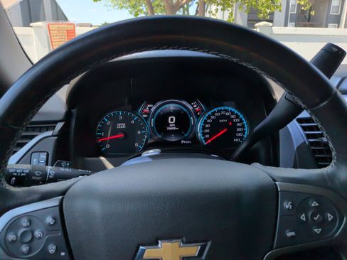 Used 2019 Chevrolet Tahoe Premier RWD image 17