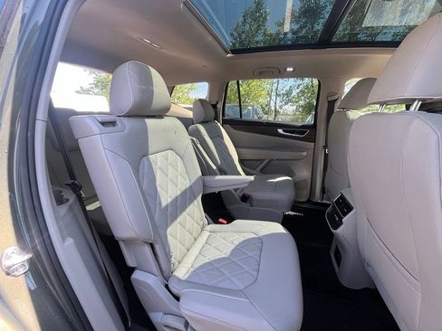 Certified 2025 Volkswagen Atlas SEL Premium R-Line AWD/4WD image 25