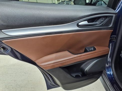 Used 2018 Alfa Romeo Stelvio Ti Sport image 11