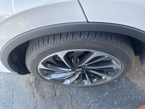 Used 2021 Lincoln Aviator Reserve w/ Equipment Group 202A image 11