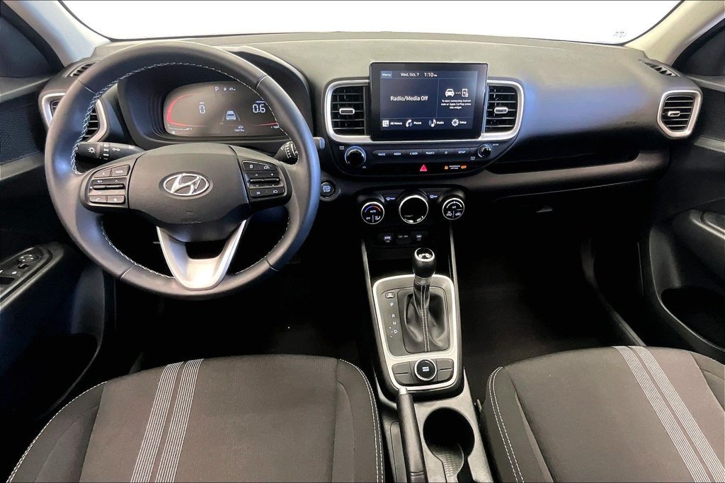 Used 2024 Hyundai Venue SEL FWD image 15