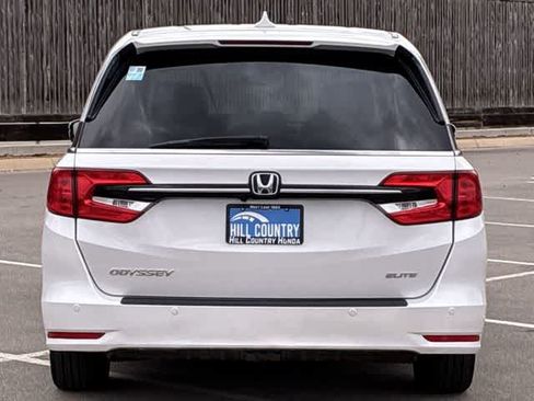 Used 2024 Honda Odyssey Elite image 5