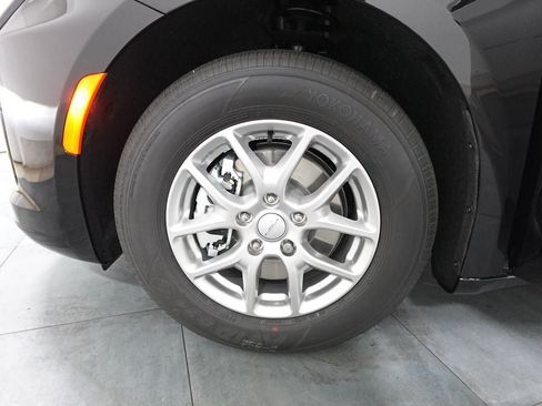 New 2027 Chrysler Pacifica Select FWD image 31