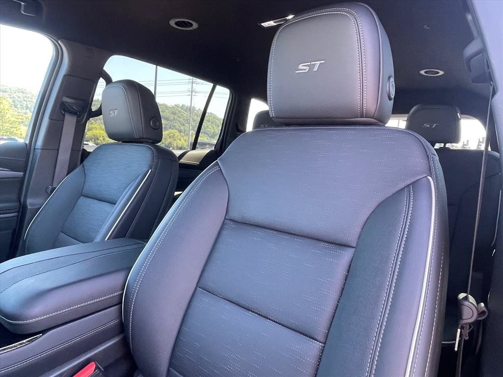 Used 2026 Buick Enclave Sport Touring w/ Power Package FWD image 20