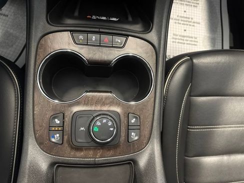 Used 2023 GMC Acadia Denali w/ Denali Ultimate Package AWD/4WD image 35