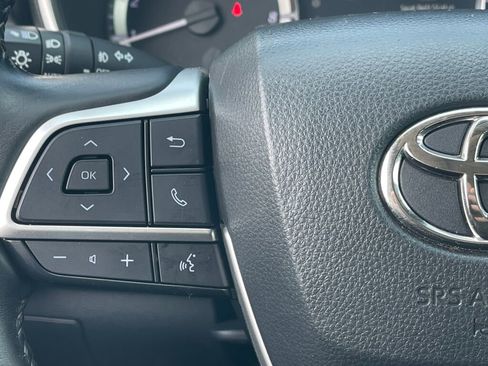 Used 2023 Toyota Highlander XLE FWD image 20