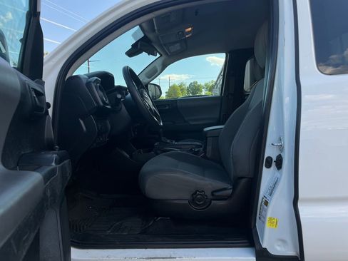 Used 2021 Toyota Tacoma SR RWD image 11