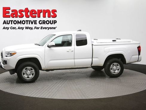 Used 2022 Toyota Tacoma SR image 58