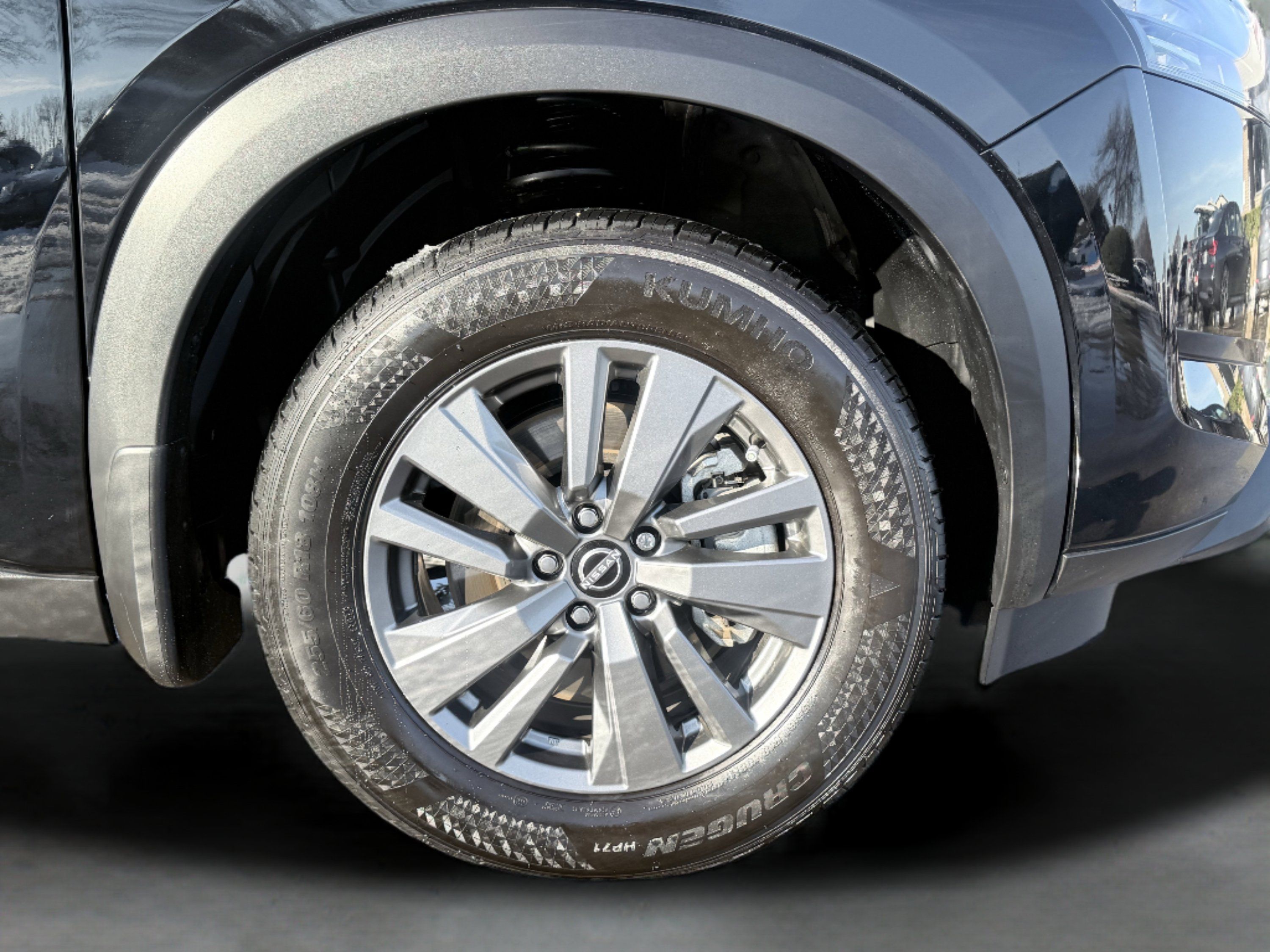 Used 2025 Nissan Pathfinder S AWD/4WD image 7