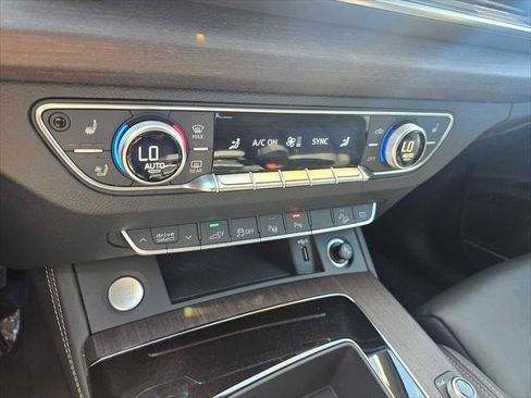 Used 2023 Audi Q5 e Prestige w/ Prestige Package AWD/4WD image 31