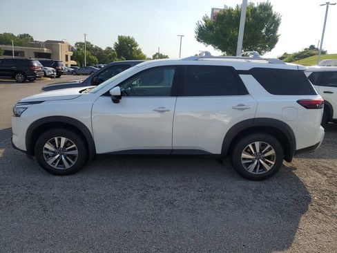 Certified 2025 Nissan Pathfinder SL AWD/4WD image 7