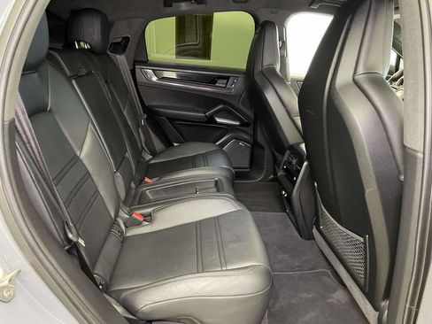 Certified 2024 Porsche Cayenne Turbo GT AWD/4WD image 21