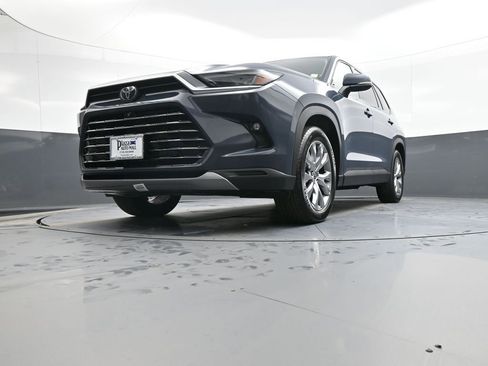 Certified 2025 Toyota Grand Highlander AWD image 29