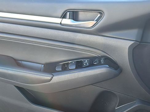 Used 2022 Nissan Altima 2.5 SV w/ SV Premium Package image 8