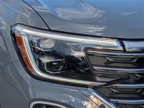 New 2026 Volkswagen Atlas SE image 9