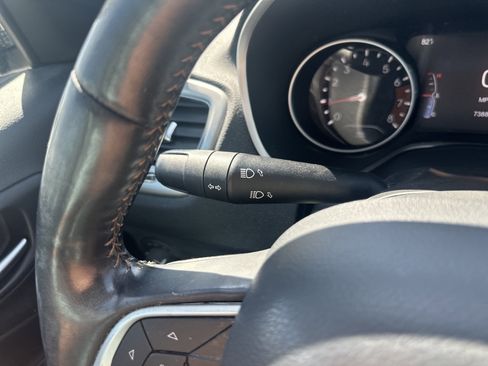 Used 2018 Jeep Compass Latitude w/ Popular Equipment Group FWD image 21