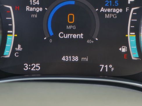 Used 2025 Chrysler Pacifica Limited image 20