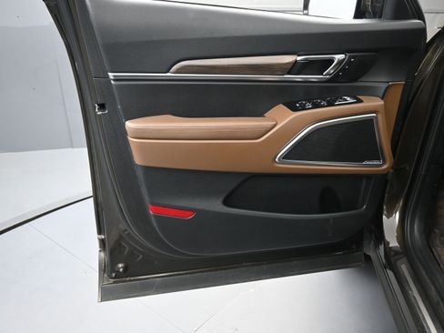 Used 2020 Kia Telluride SX w/ SX Prestige Package image 16