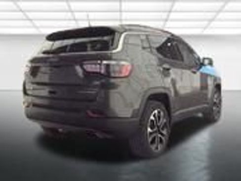 Used 2022 Jeep Compass Limited image 9