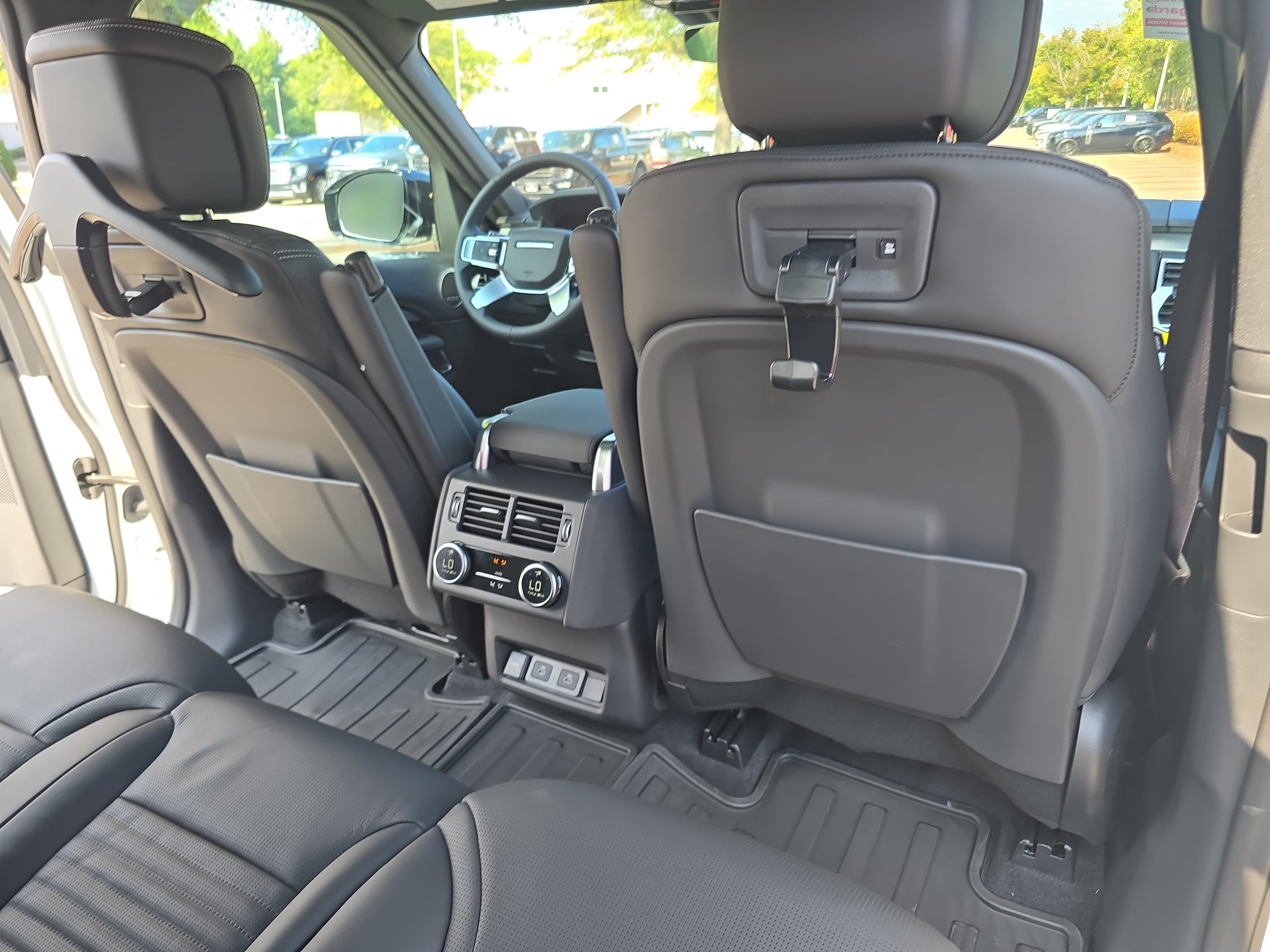 New 2026 Land Rover Discovery Limited Edition AWD/4WD image 11