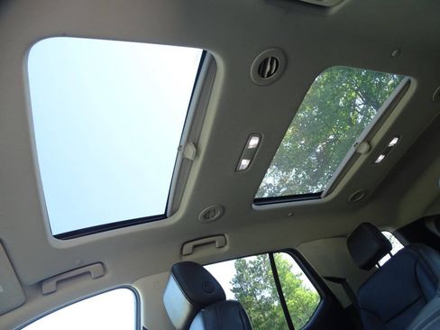 Used 2018 Chevrolet Traverse AWD LT w/ 2LT image 15