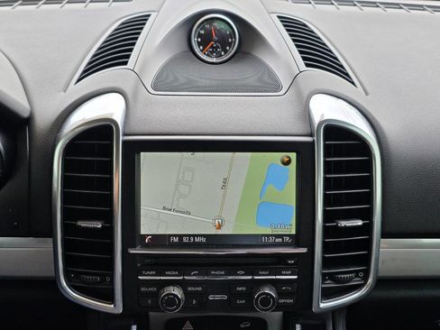 Used 2014 Porsche Cayenne GTS AWD/4WD image 14