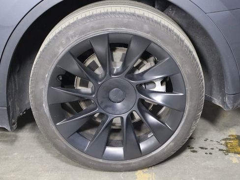 Used 2023 Tesla Model Y Long Range AWD/4WD image 41