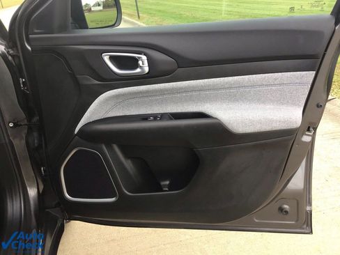 Used 2022 Jeep Compass Latitude image 21