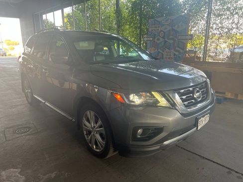 Used 2019 Nissan Pathfinder SL w/ SL Premium Package AWD/4WD image 2