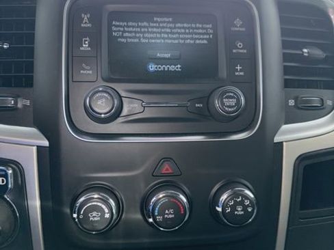 Used 2019 RAM 1500 Classic SLT image 9