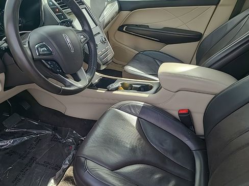 Used 2017 Lincoln MKC Reserve image 12