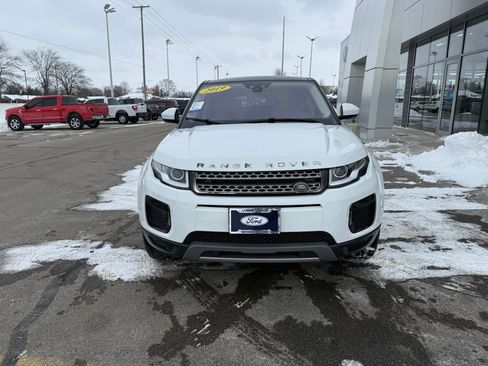 Used 2019 Land Rover Range Rover Evoque SE Premium image 24