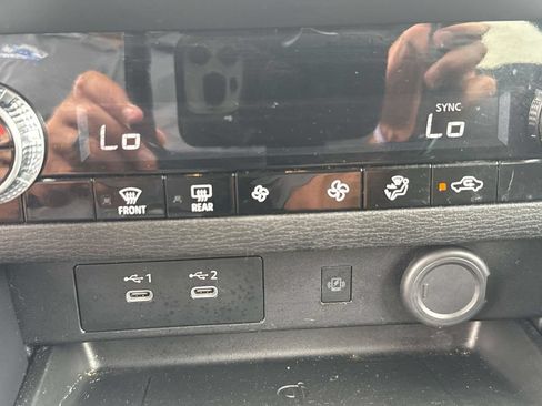 Used 2025 Mitsubishi Outlander SE FWD image 18