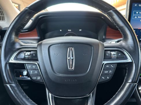 Used 2022 Lincoln Nautilus Reserve w/ Equipment Group 202A image 22