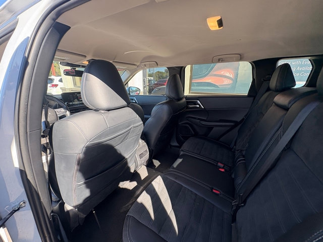 Used 2024 Mitsubishi Outlander SE FWD image 17