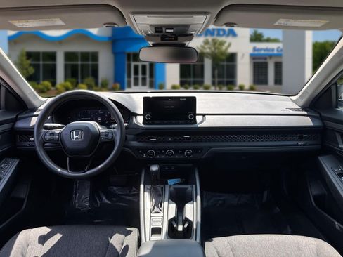 Certified 2025 Honda Accord SE image 31