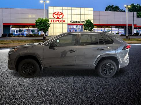 Used 2023 Toyota RAV4 LE AWD/4WD image 2