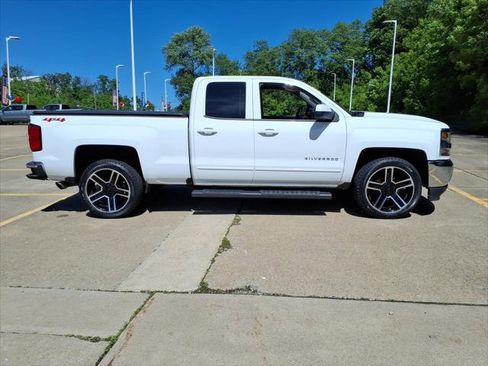 Used 2018 Chevrolet Silverado 1500 LT w/ All Star Edition AWD/4WD image 7