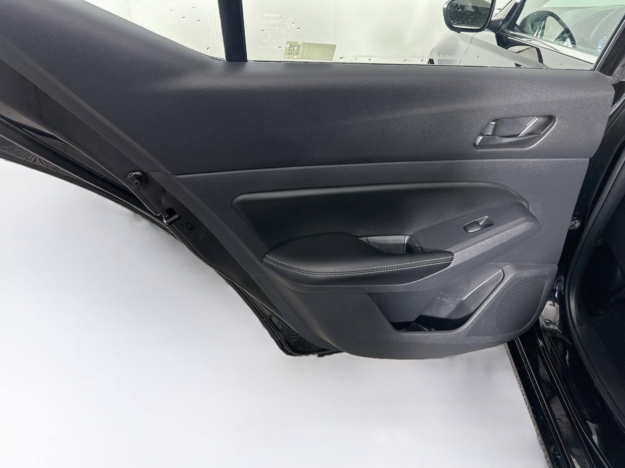 Used 2025 Nissan Altima 2.5 SV FWD image 24