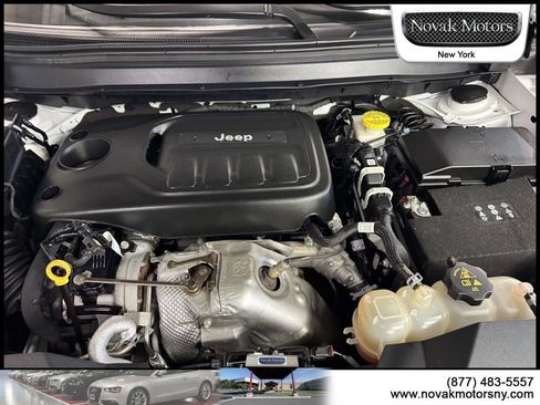 Used 2022 Jeep Cherokee Limited AWD/4WD image 7