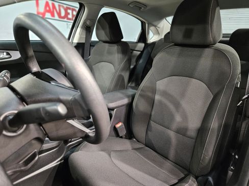 Used 2024 Kia Forte LXS w/ LXS Technology Package image 24