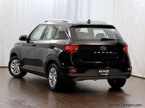 Used 2020 Hyundai Venue SEL FWD image 9