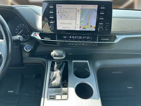 Used 2022 Toyota Sienna XSE w/ XSE Plus Package FWD image 8