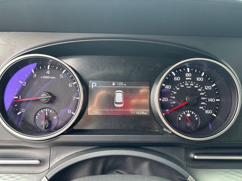 Used 2023 Kia Carnival LX FWD image 24