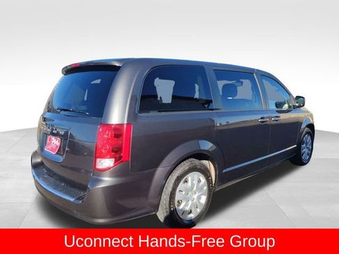 Used 2019 Dodge Grand Caravan SE w/ UConnect Hands-Free Group image 6