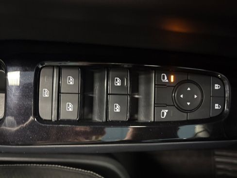 Used 2023 Nissan Pathfinder SL image 28