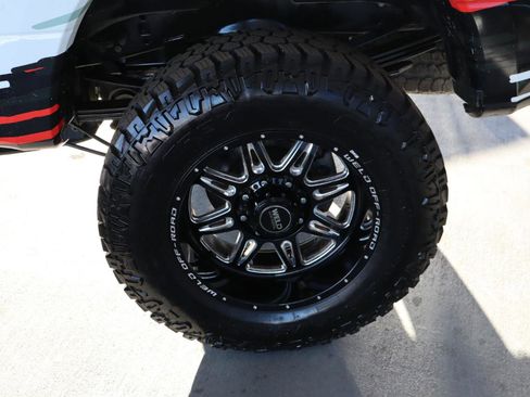 Used 2021 Ford F250 Platinum w/ FX4 Off-Road Package image 46