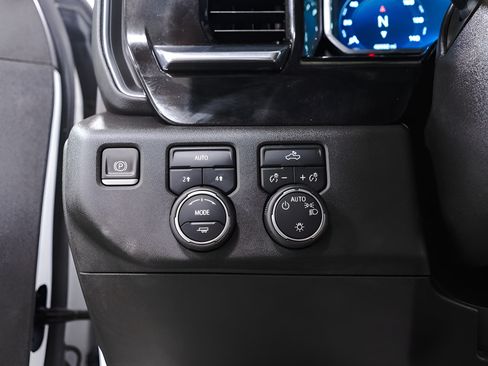 Used 2023 Chevrolet Silverado 1500 LT AWD/4WD image 20