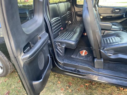Used 2000 Ford F150 Harley-Davidson RWD image 8