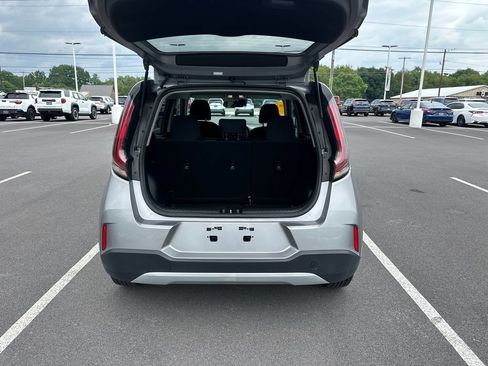 Used 2024 Kia Soul LX w/ Option Group 015 FWD image 12